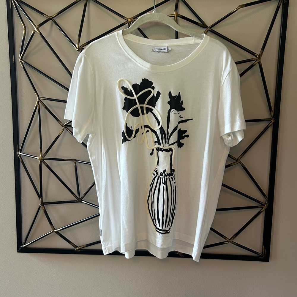 Desigual White T-Shirt with Black Vase Design
